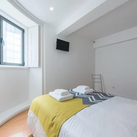 Serenata Boutique Rooms-3